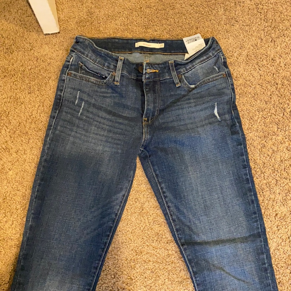 Levi’s low rise dark wash skinny jeans